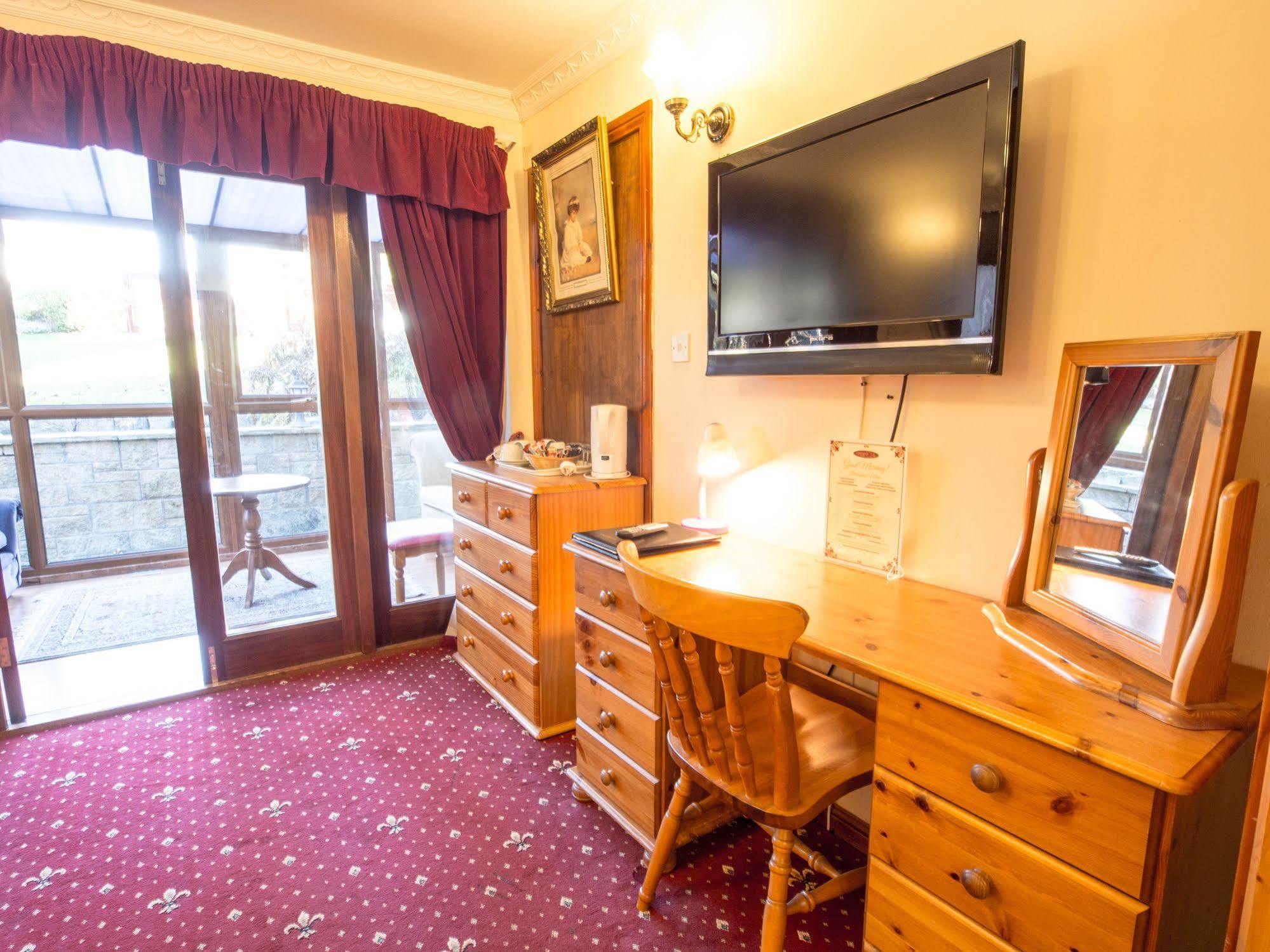 Corstorphine Lodge Hotel Единбург Екстериор снимка