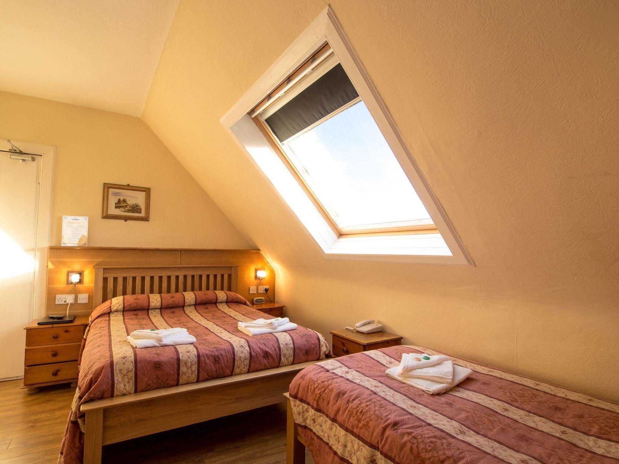 Corstorphine Lodge Hotel Единбург Екстериор снимка